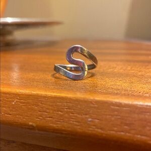 Vintage 90s solid Sterling Silver S-Shaped Ring